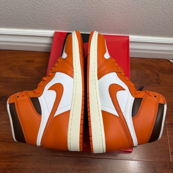 Jordan 1 Retro High OG Starfish (Women's) Size 12 - Picture 5 of 9